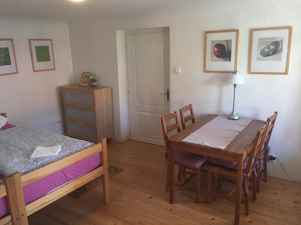 Apartments At The Golden Plough Prague Chambre photo