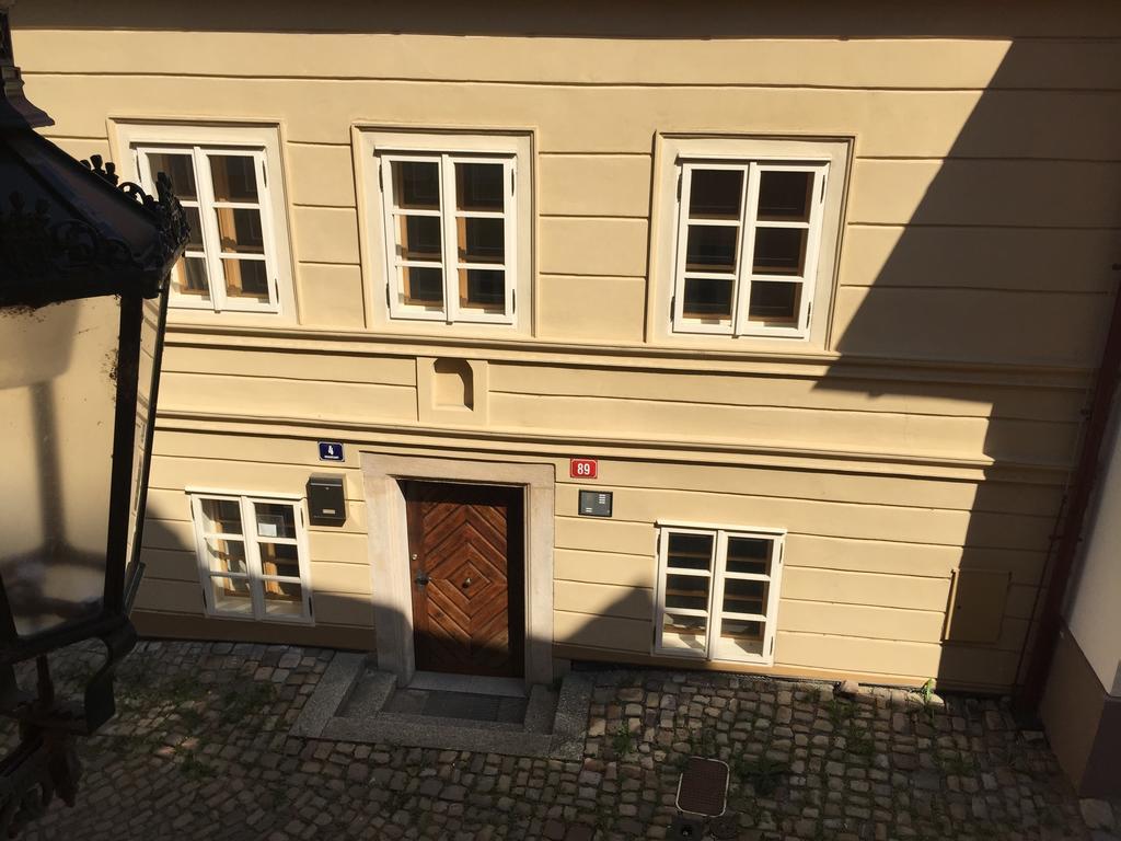 Apartments At The Golden Plough Prague Extérieur photo